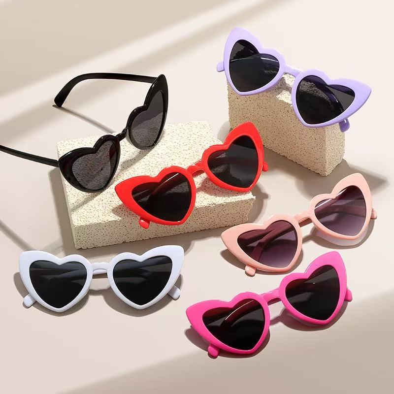 Heart-Shaped Sunglasses - Trendy Retro Fashion Eyewear